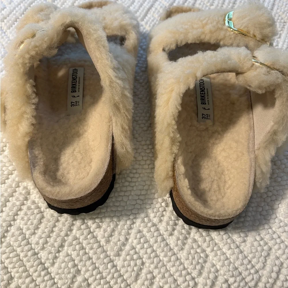 Birkenstock Cream Fleece Lined Sandals NWOT - Picture 4 of 5